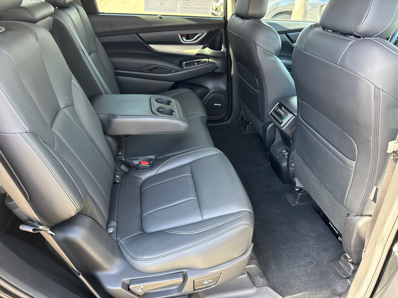 Used 2020 Subaru Ascent Limited w/ Technology Package AWD/4WD image 11