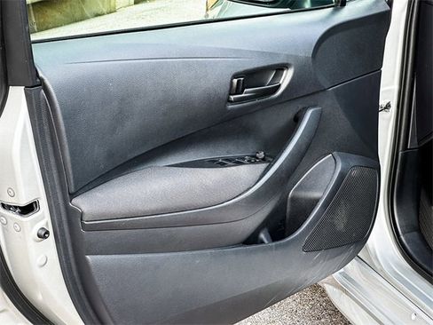 Certified 2025 Toyota Corolla LE image 11