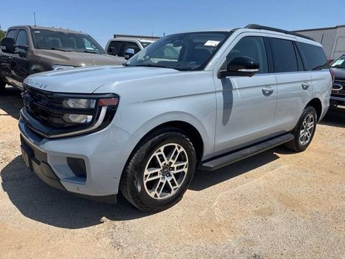Used 2025 Ford Expedition Active AWD/4WD image 1