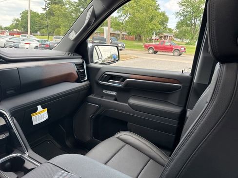 New 2026 GMC Sierra 1500 Denali w/ Denali Reserve Package AWD/4WD image 15