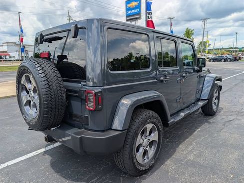 Used 2016 Jeep Wrangler Unlimited Sahara w/ Connectivity Group AWD/4WD image 5