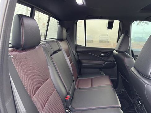 Used 2025 Honda Ridgeline Black Edition image 11