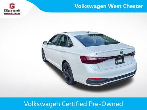 Used 2026 Volkswagen Jetta SE w/ Black Wheel Package FWD image 8