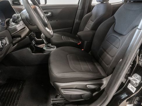 Used 2020 Jeep Renegade Latitude FWD image 10