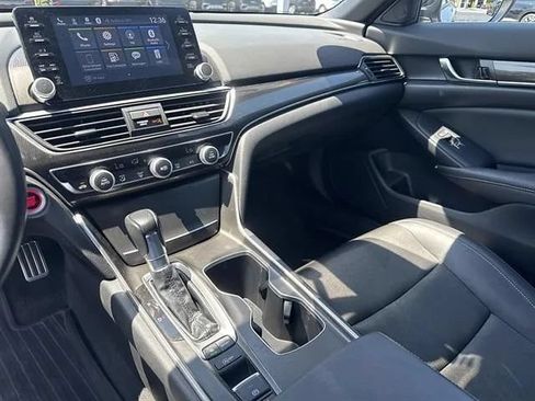 Used 2022 Honda Accord Sport image 11