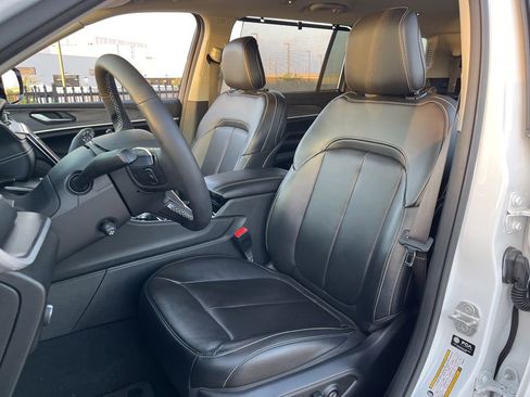 Used 2023 Jeep Grand Cherokee L Limited w/ Luxury Tech Group II RWD image 27