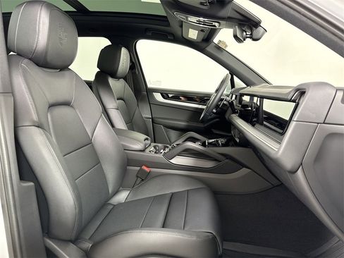 New 2026 Porsche Cayenne S image 24