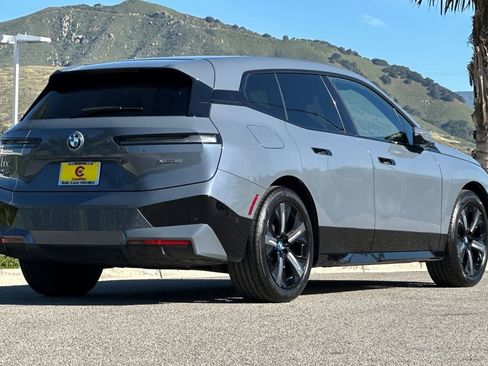 Used 2023 BMW iX xDrive50 w/ Premium Package image 3