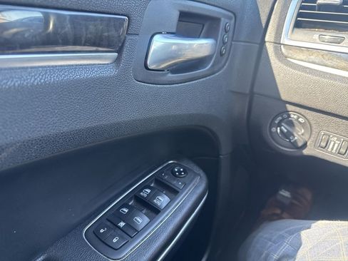 Used 2021 Chrysler 300 Touring L image 14