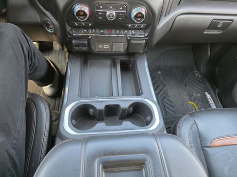 Used 2020 GMC Sierra 1500 AT4 w/ AT4 Premium Package AWD/4WD image 12