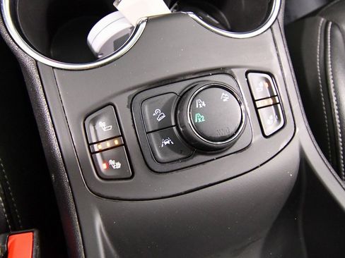 Used 2024 GMC Terrain SLT image 26