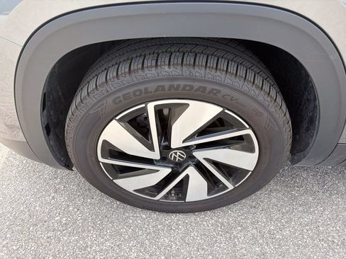 Used 2025 Volkswagen Atlas SE AWD/4WD image 34