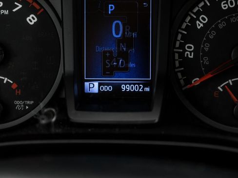 Used 2020 Toyota Tacoma SR w/ SR Convenience Package RWD image 16