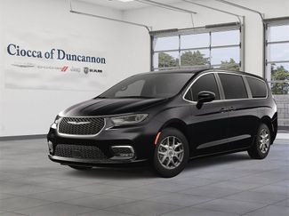 New 2025 Chrysler Pacifica Select video 1