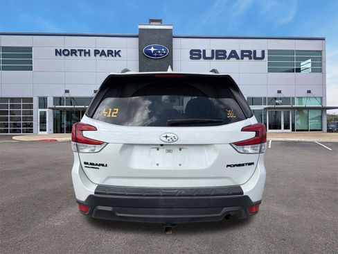 Used 2021 Subaru Forester Premium AWD/4WD image 4