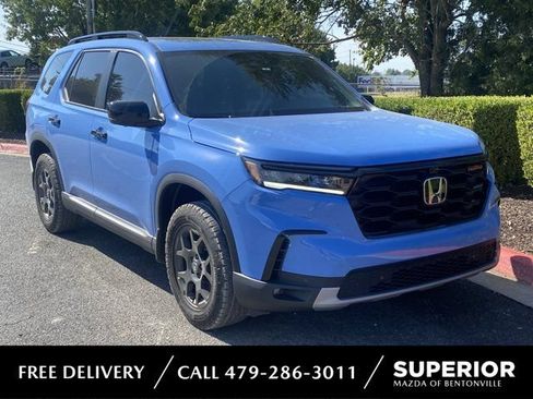 Used 2025 Honda Pilot TrailSport image 1