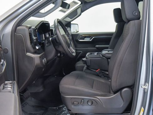Used 2025 Chevrolet Silverado 1500 LT AWD/4WD image 2
