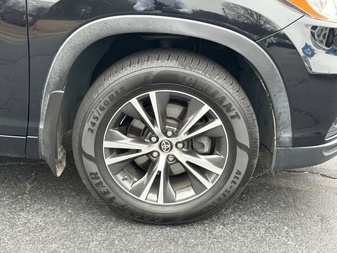 Used 2016 Toyota Highlander XLE image 12