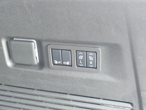 Used 2024 GMC Yukon XL Denali w/ Advanced Technology Package AWD/4WD image 14