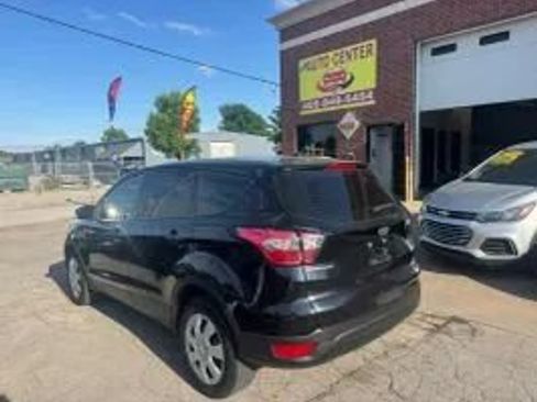 Used 2017 Ford Escape S FWD image 3
