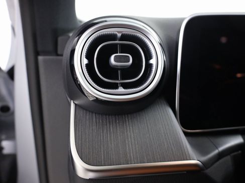 Certified 2026 Mercedes-Benz GLC 300 4MATIC image 12