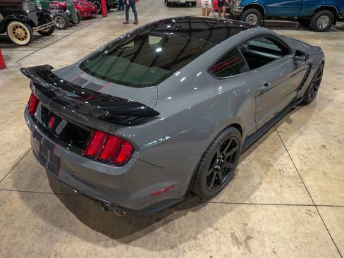Used 2018 Ford Mustang Shelby GT350R w/ GT350R Equipment Group 920A RWD image 17