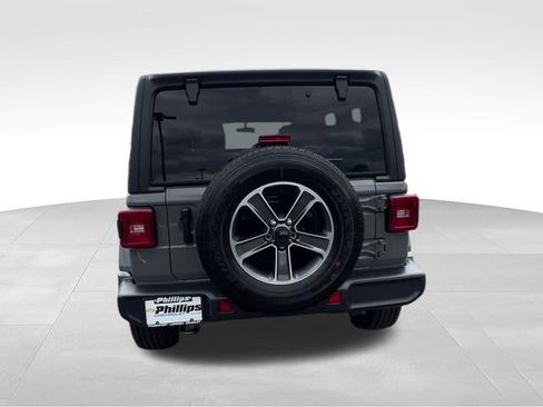 Used 2023 Jeep Wrangler Unlimited Sahara w/ LED Lighting Group AWD/4WD image 5