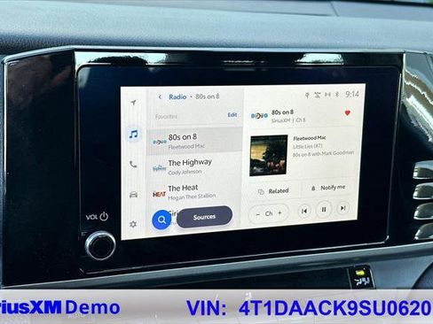 Certified 2025 Toyota Camry LE image 32