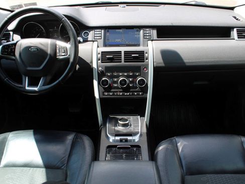 Used 2017 Land Rover Discovery Sport SE image 13