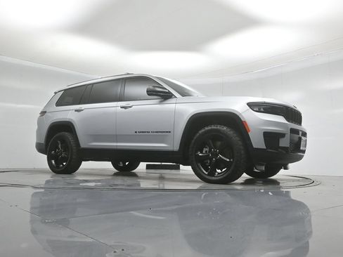 Used 2021 Jeep Grand Cherokee L Laredo AWD/4WD image 4