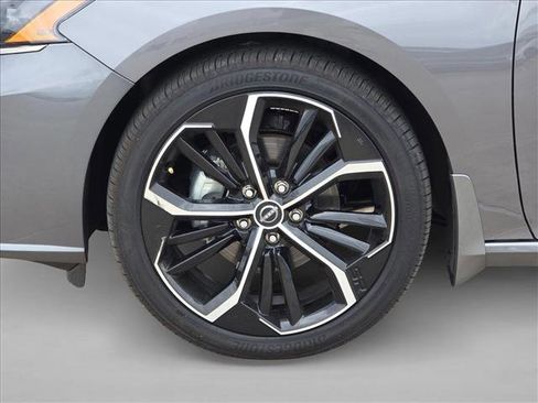 Used 2025 Nissan Altima 2.5 SR image 14