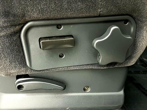 Used 2001 Chevrolet Silverado 2500 LS image 22