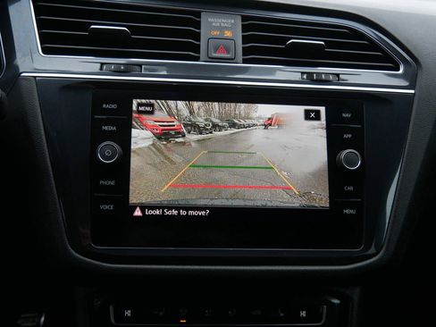 Used 2020 Volkswagen Tiguan SEL Premium R-Line image 19