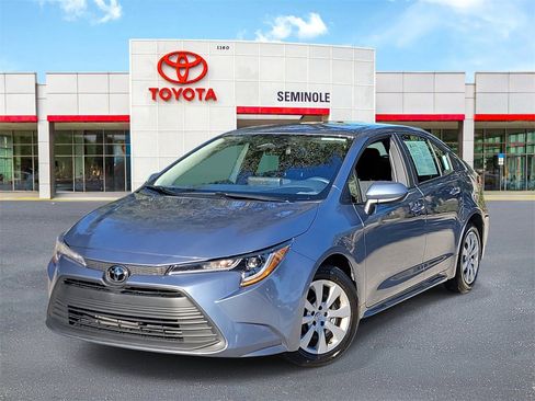 Used 2025 Toyota Corolla LE image 1