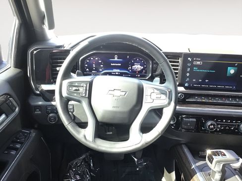 Used 2025 Chevrolet Silverado 1500 LT AWD/4WD image 12