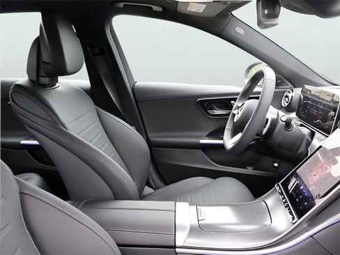 New 2025 Mercedes-Benz C 300 4MATIC Sedan image 10