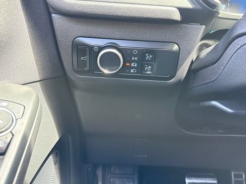 Used 2024 Ford Escape ST-Line w/ Tech Pack #1 AWD/4WD image 32