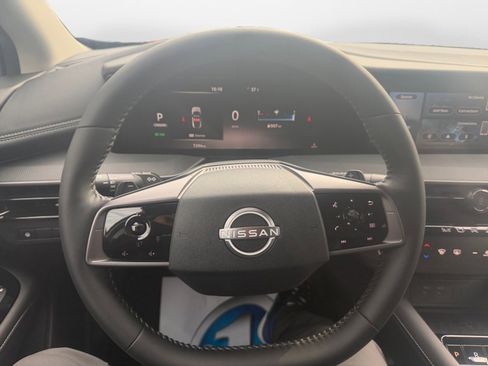 Used 2025 Nissan Murano SV image 13