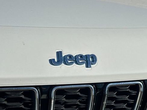 Used 2022 Jeep Grand Cherokee Limited 4xe w/ MOPAR Finishing Package image 9