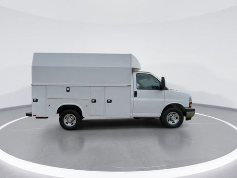 New 2026 Chevrolet Express 3500 w/ Power Convenience Package RWD image 5