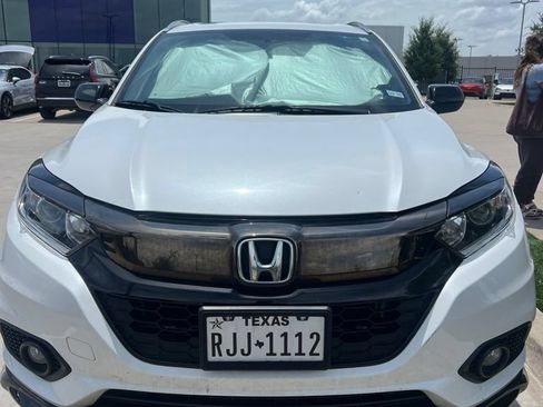 Used 2022 Honda HR-V Sport image 3