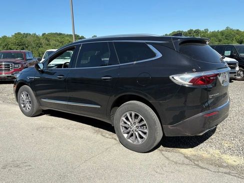 Used 2024 Buick Enclave Essence AWD/4WD image 3