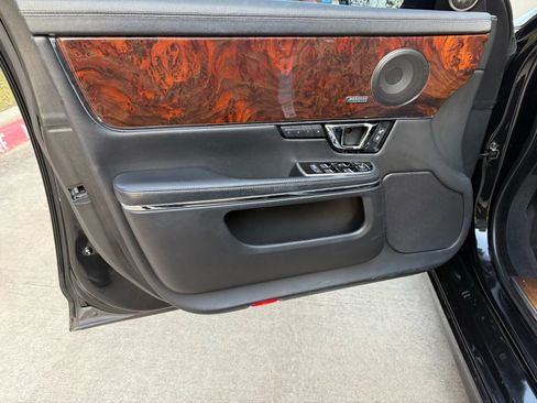 Used 2016 Jaguar XJ R-Sport image 8