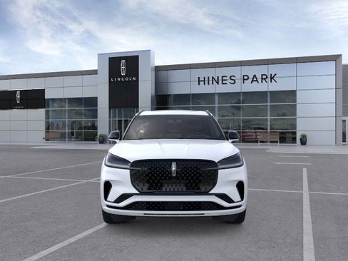 New 2025 Lincoln Aviator AWD w/ Jet Appearance Package image 6