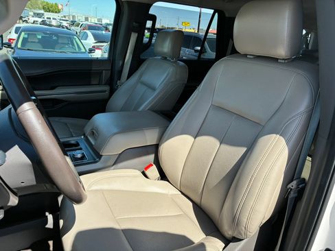 Used 2019 Ford Expedition Max XLT w/ Equipment Group 201A AWD/4WD image 18