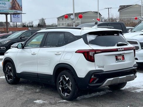 Certified 2025 Kia Seltos S image 9