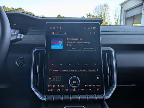 New 2026 GMC Acadia Denali w/ Super Cruise Package image 17