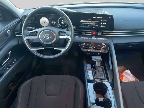 Used 2023 Hyundai Elantra SEL w/ Convenience Package image 13