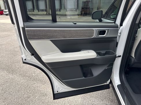 Used 2025 Hyundai Santa Fe Limited image 22