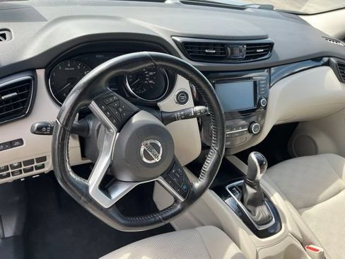 Used 2021 Nissan Rogue Sport SV AWD/4WD image 11